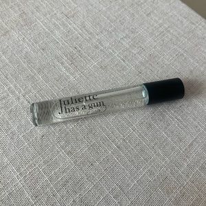 Juliette has a gun not a Fragrance Rollerball